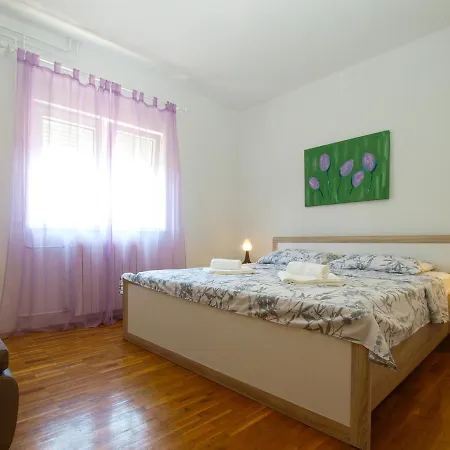 Apartment Milena 1087 *